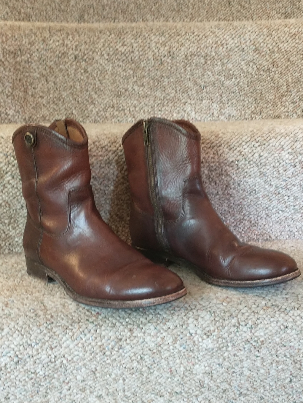 Frye Short Calf Length Western Boots Size 8